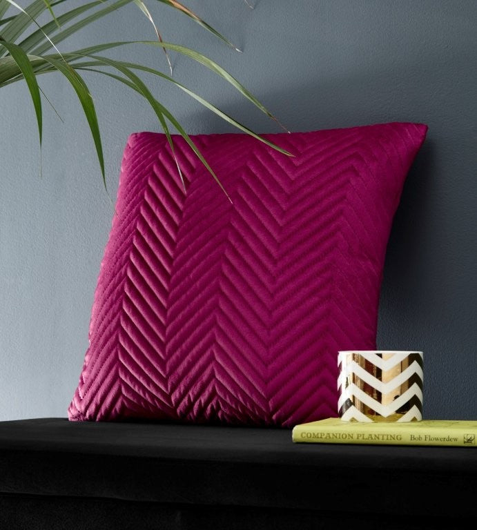 Pinsonic Filled Cushion (Berry Pink)